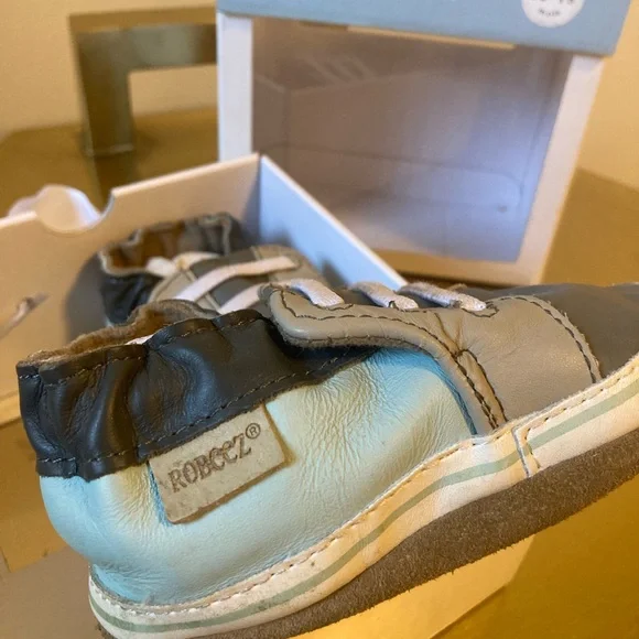 Robeez Gray Shoes Soft Soles - Picture 6 of 6